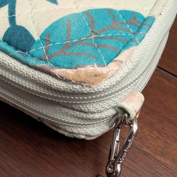 Vera Bradley Mint Flowers Hipster Crossbody Bag & Accordion Wristlet - Picture 14 of 16